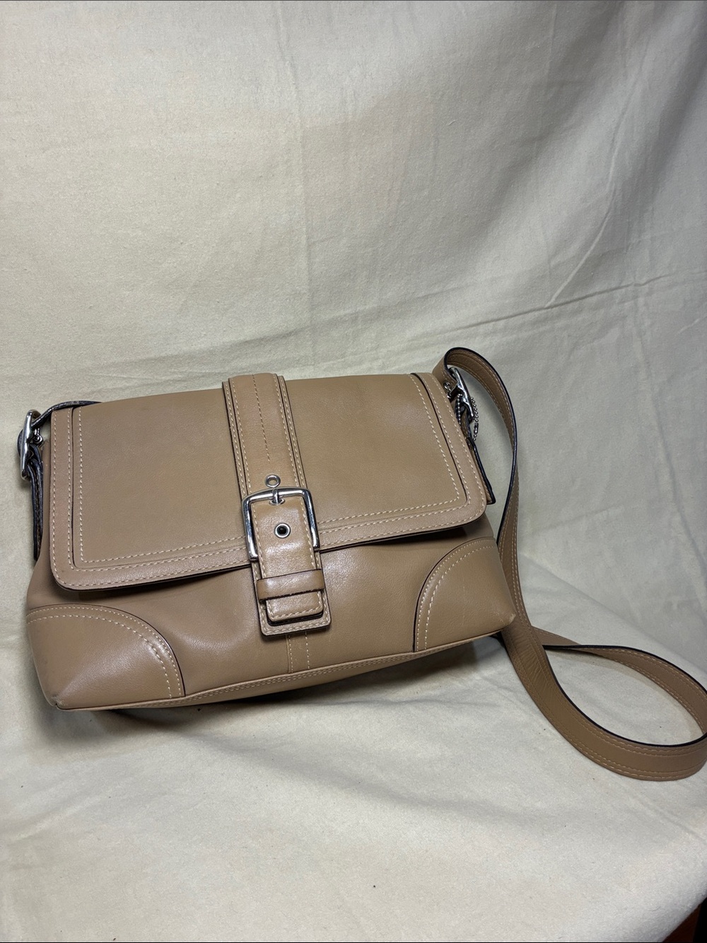 Vintage Coach Tan Leather Crossbody Shoulder Bag.